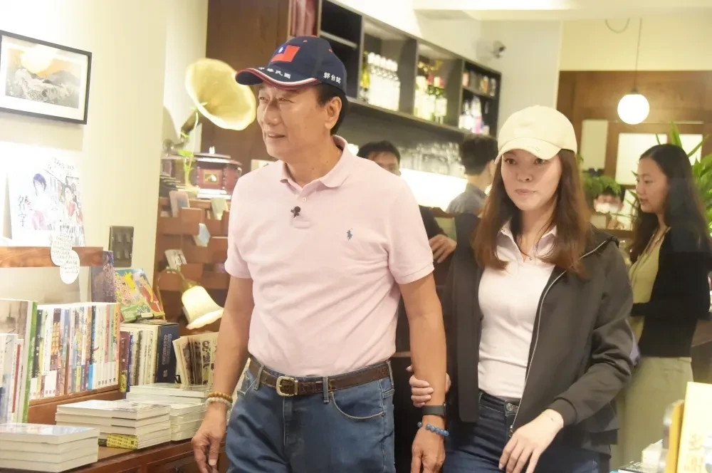 傳郭台銘積極修復婚姻　曾馨瑩免疫系統亮紅燈