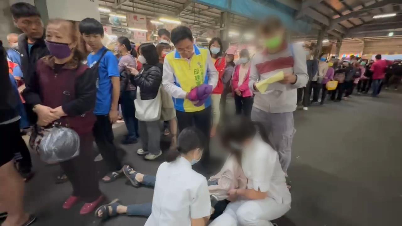 彰化免費蔬果大放送！排隊人龍綿延近一公　１女子疑低血糖昏倒