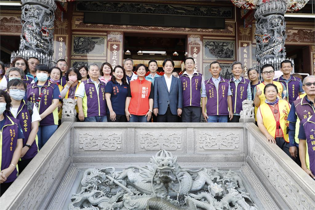 快新聞／合體小雞參香祈福　賴清德懇託：繼續賦予蔡培慧服務南投的使命