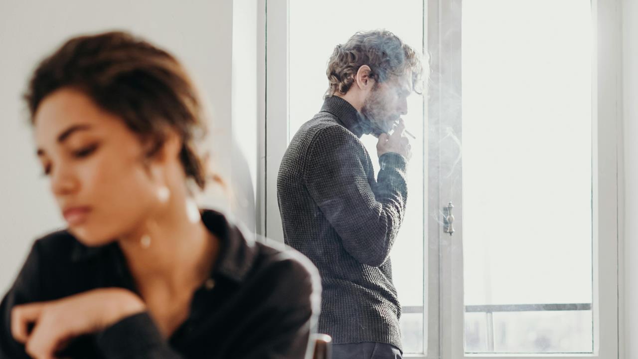 抓包朋友偷吃「勸說vs.沉默」?過來人提「1招」秒解決:不要多管閒事