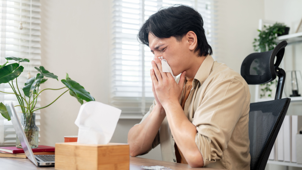 一到春天就感冒、過敏大發作？ 醫揭「3大壞習慣」害慘免疫力，比忽冷忽熱更傷身