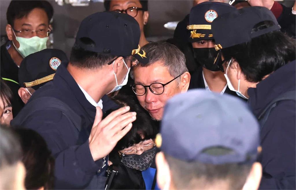 柯文哲奔喪83分鐘未上戒具！他稱相當卸任總統禮遇　北所：全程均依規定
