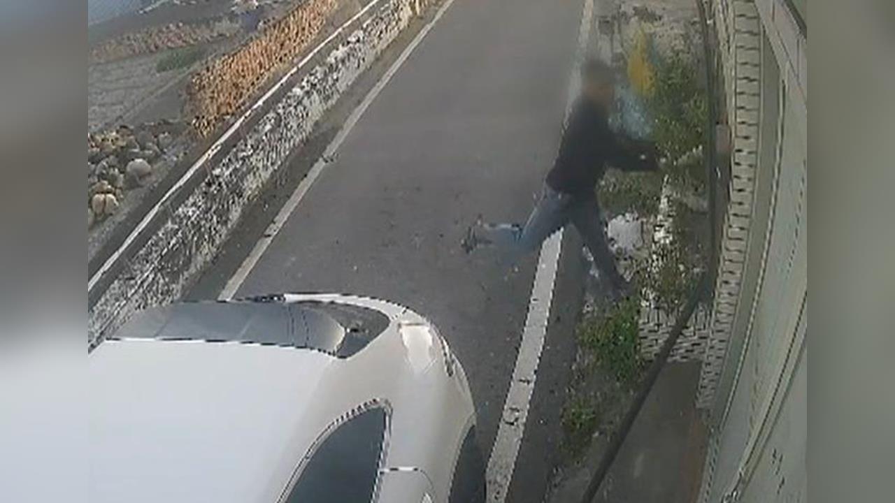 疑未漲價遭認定「搶生意」　花生採收工遭砸房屋、貨車