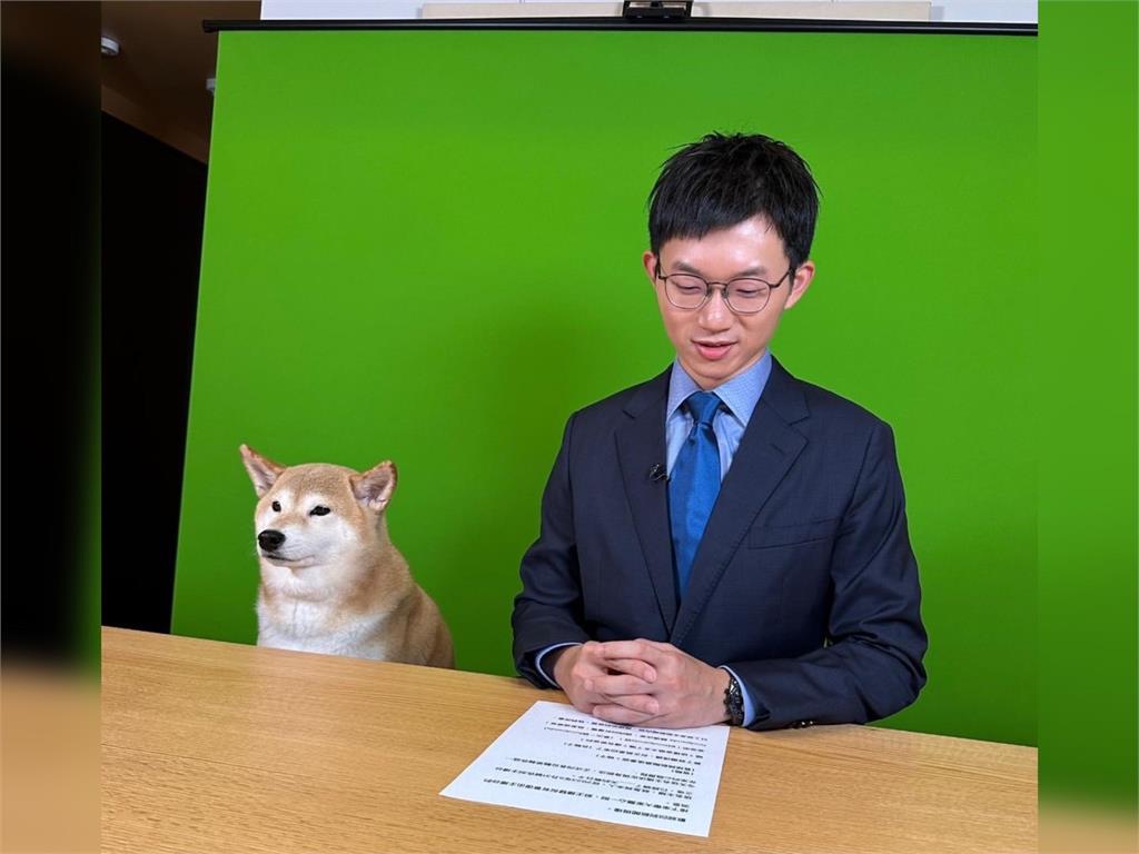 快新聞／停播1年要回歸？視網膜突PO與愛犬合照　網敲碗：最近立院太多料了
