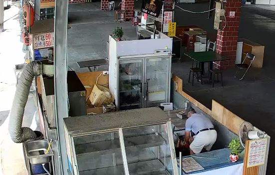桃園熱炒店「整箱大蒜」遭竊　失智翁遭逮、贓物全送親友