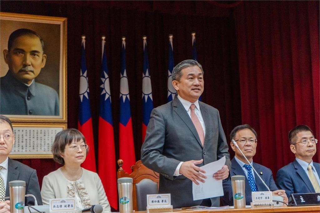 快新聞／新竹縣長楊文科遭起訴　王定宇要「藍白別雙標」：立即要求他辭職才對