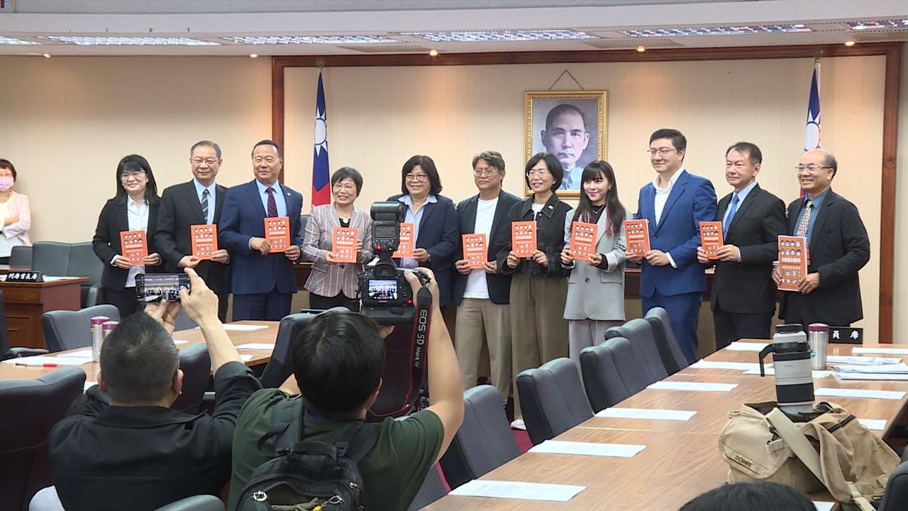 「小橘書」遭藍白批浪費錢 劉世芳嗆:王子、公主病才提供錯誤訊息