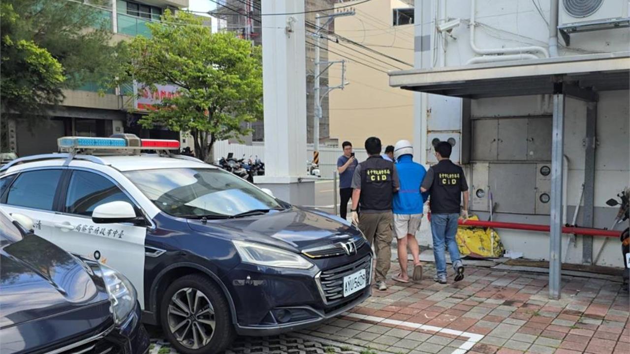家有妻小「兒KTV瞟一眼」被射死！老母「悲慟回現場」擲無筊：他不甘