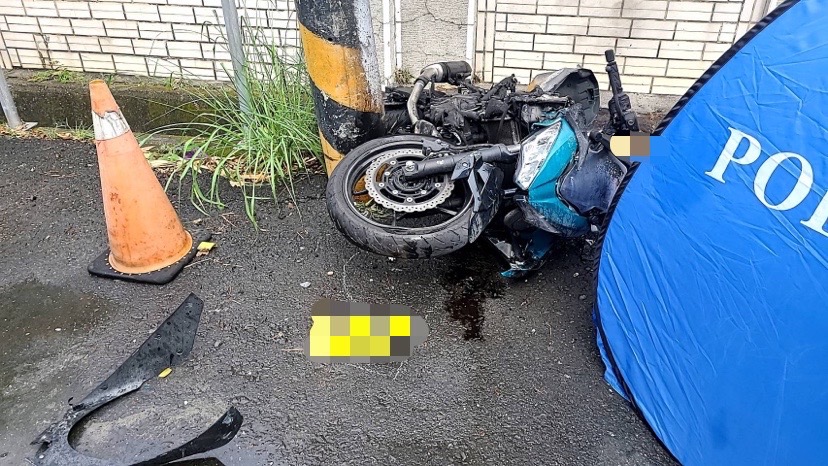 快新聞／嘉義18歲男騎重機　「過彎拋飛」自撞電桿遭燒死