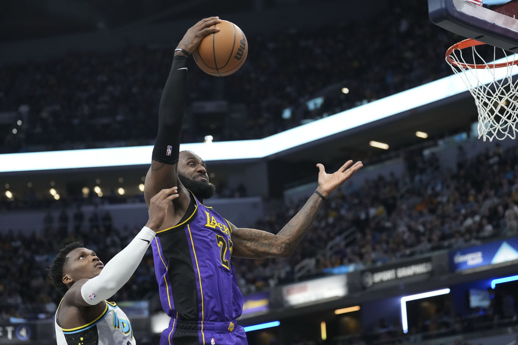 NBA(影)／40歲老詹無極限!　巧手補籃絕殺溜馬也讓自己的NBA紀錄不中斷