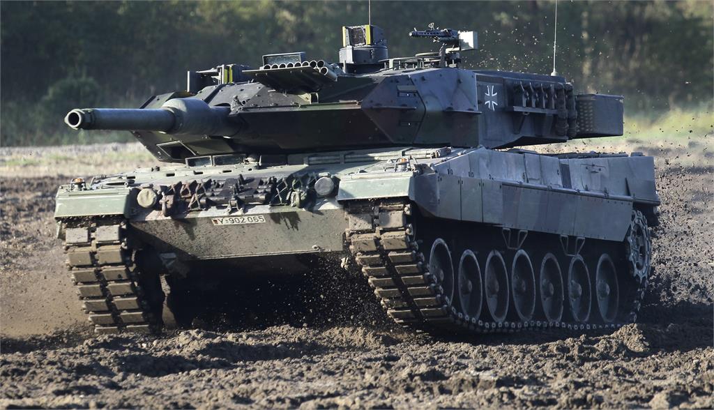 法強勢表態「願捐烏克蘭戰車」　德外長鬆口：不會阻撓豹2戰車送往烏國