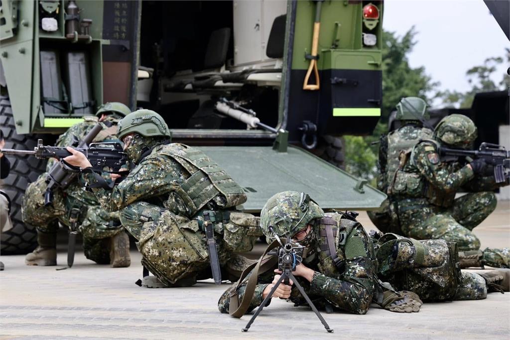 不覆議了！總統府今公告軍人待遇條例　國軍加薪明年元旦上路