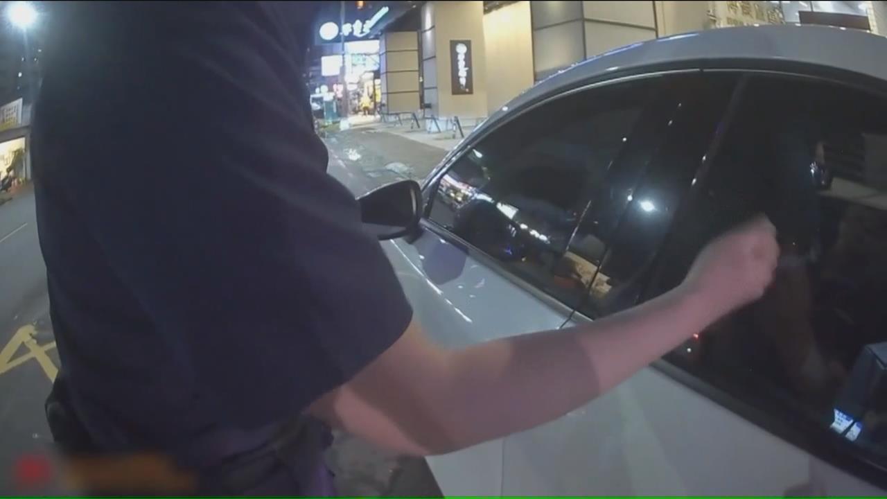 逆向違停找女友遭警攔查　意外查獲槍毒　車主當場遭逮