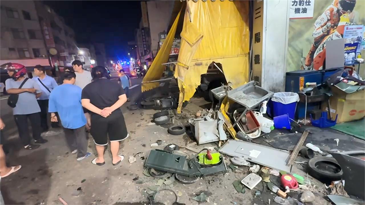 快新聞／台中驚悚車禍！休旅車不明原因猛撞對向機車釀3傷　騎士命危搶救中