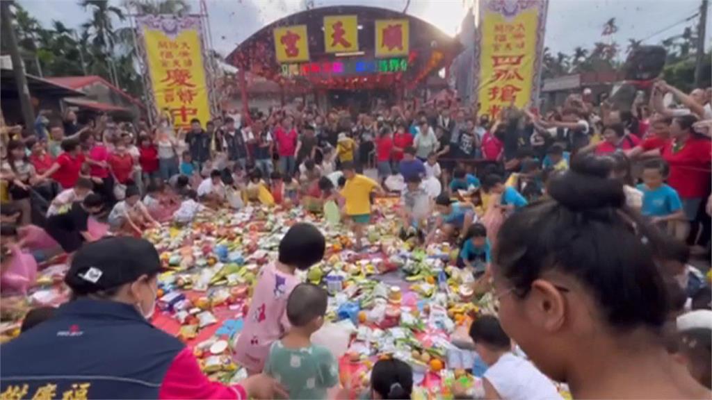 中元節盛事！　屏東四孤搶粄、恆春豎孤棚熱鬧滾滾