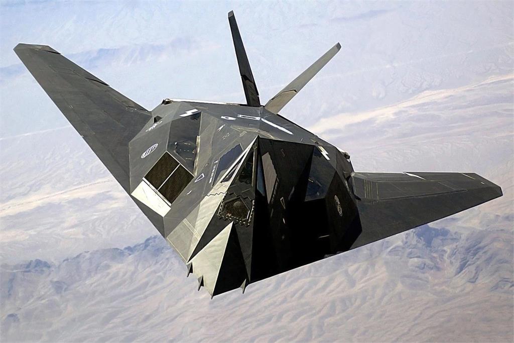 退役18年為何還在飛？因應中俄匿蹤威脅　美F-117「老夜鷹」恐一路飛到2034