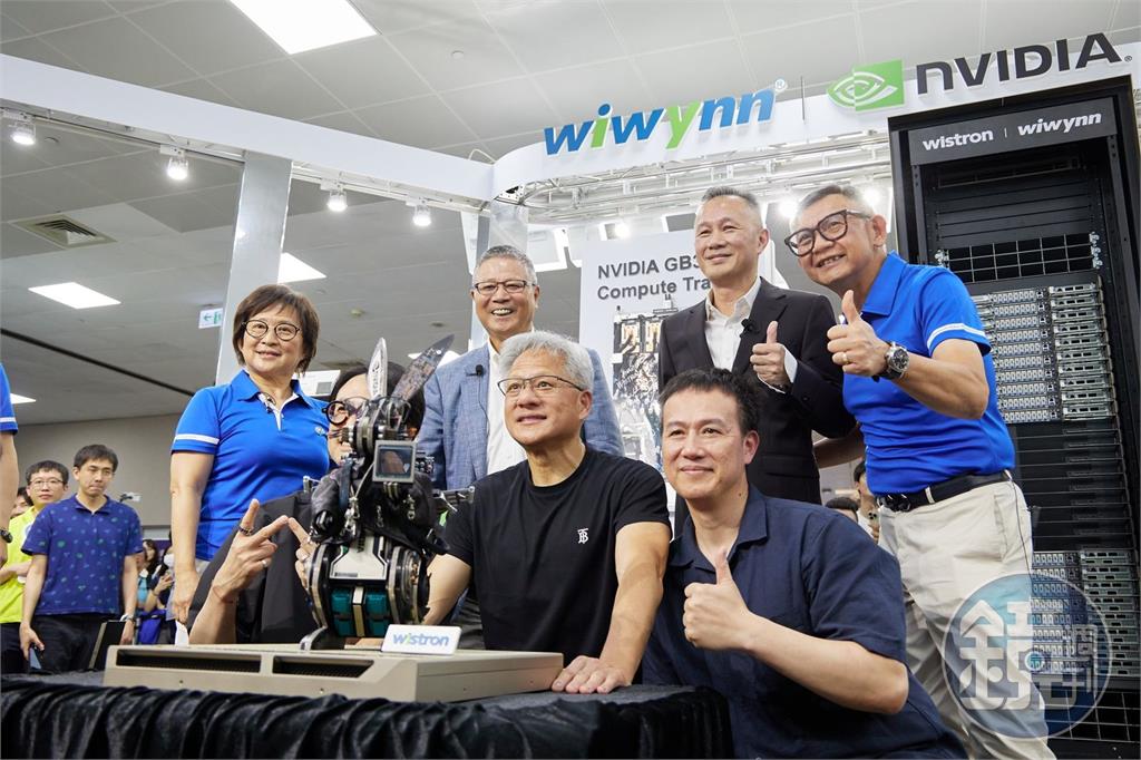 億元護仁來瘋2／黃仁勳逛電腦展攤位把關好嚴格　表現不佳明年就無緣