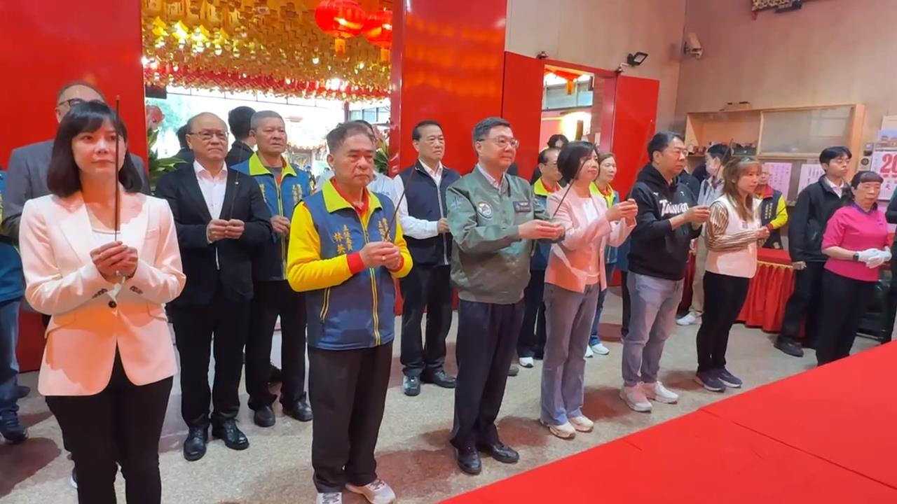 卓榮泰南下台中陪同參拜拉抬聲勢 讚何欣純歷練豐富必做「這件事」