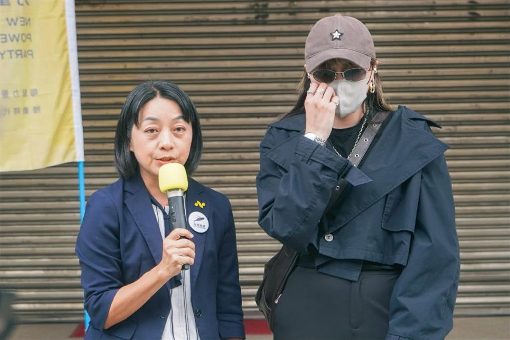 高雄狼警偷拍7女還逼脫衣「受害者控官官相護」 5警連坐處份