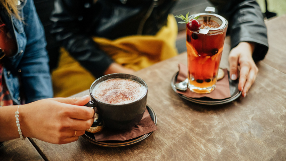 只喝白開水太無聊？  研究：每天加入「2飲料」混搭，助降低45%死亡風險