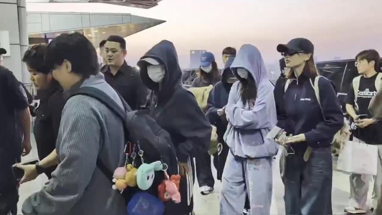 快新聞/人氣女團TWICE今早搭機返韓!大批粉絲現身送機 明年3月台北大巨蛋開唱