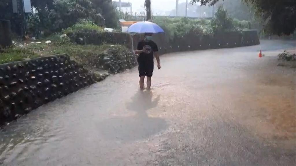 名間松柏嶺商圈一度降雨致淹水　晚間水退