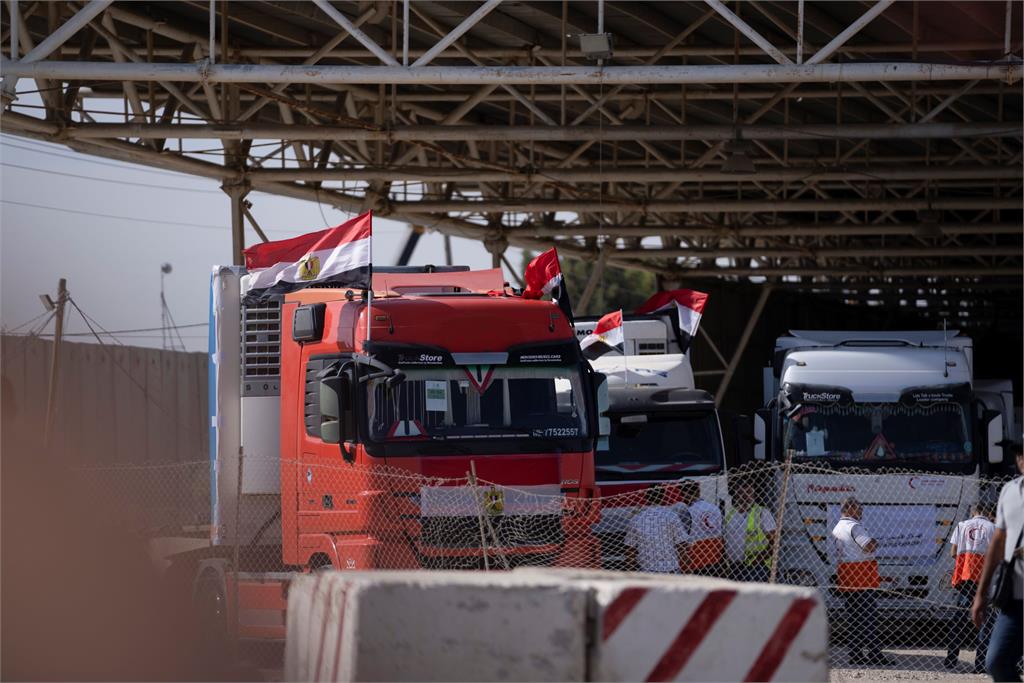 快新聞／以巴衝突後首次！　20輛人道救援卡車從埃及進入加薩