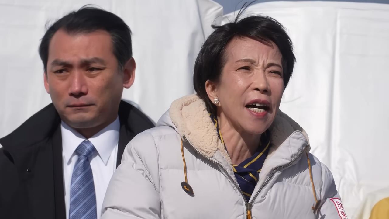 高市早苗助選遇救護車鳴笛　「棄麥拜票」暖哭全日本