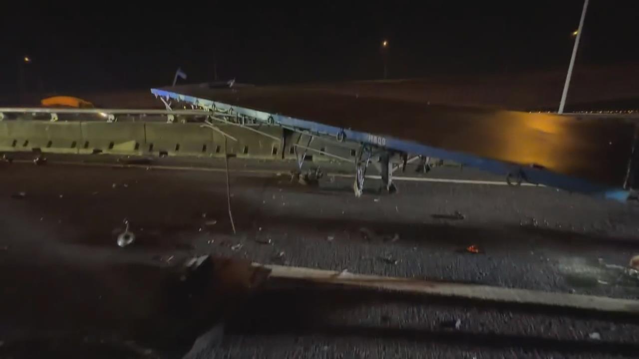 國三死亡車禍!聯結車車頭墜十公尺橋下 駕駛拋飛亡