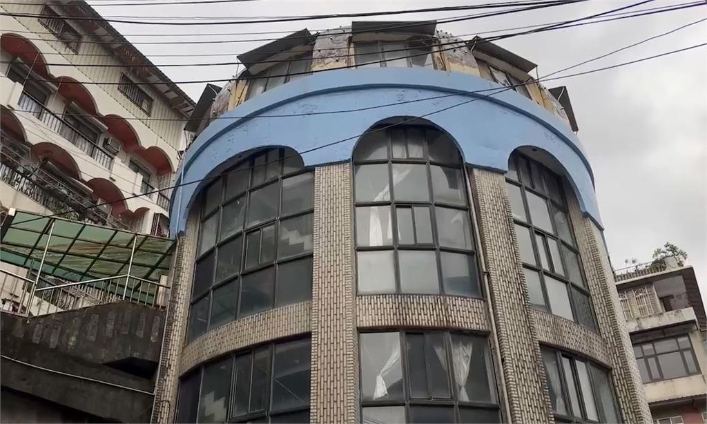 基隆正榮街超奇特道路　開車猶如裝360度環景系統