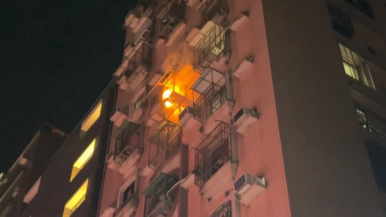 中秋玩過頭! 煙火射進隔壁大樓 2戶住家起火