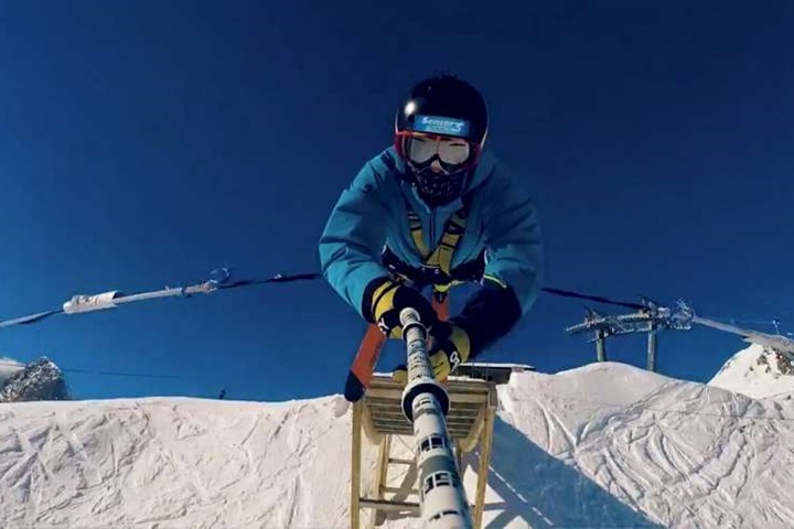 新極限運動！山崖外搭建跳台 滑雪結合高空彈跳