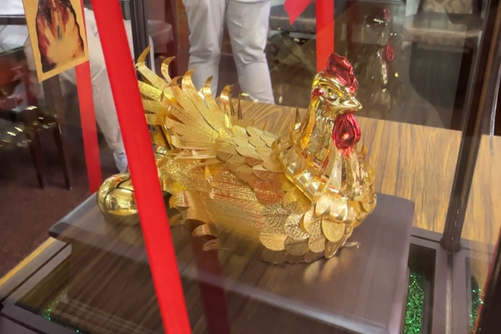 偷雞賊妄想煉金 廟方解惑金雞"母係金ㄟ"