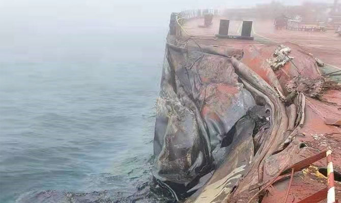 生態危機！青島外海油輪相撞 逾3400桶油流入黃海