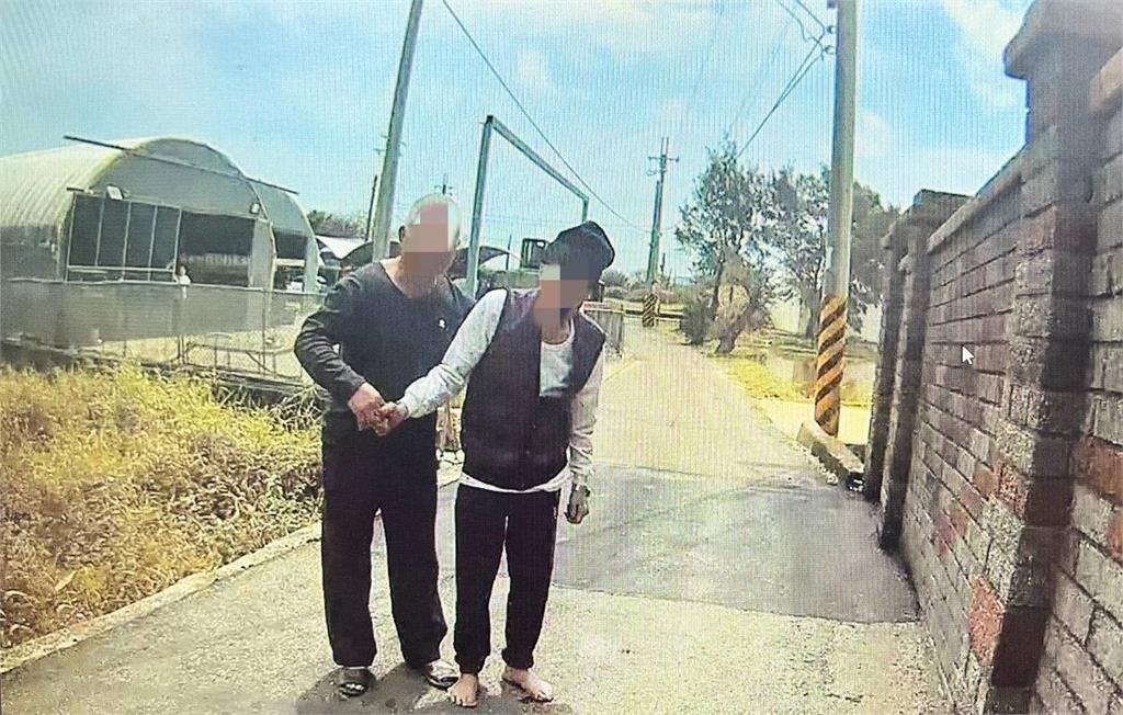 8旬翁路上徘徊「滿手都是血」大園警民合力伸援