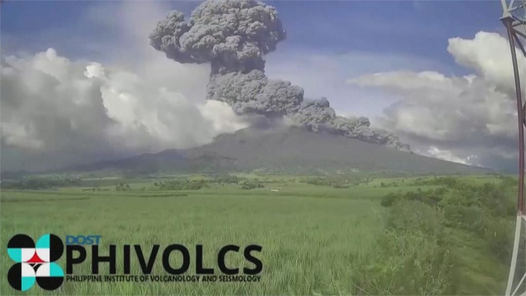 菲律賓火山又爆發！火山灰覆蓋200公里　當地3級警戒急撤8.7萬人