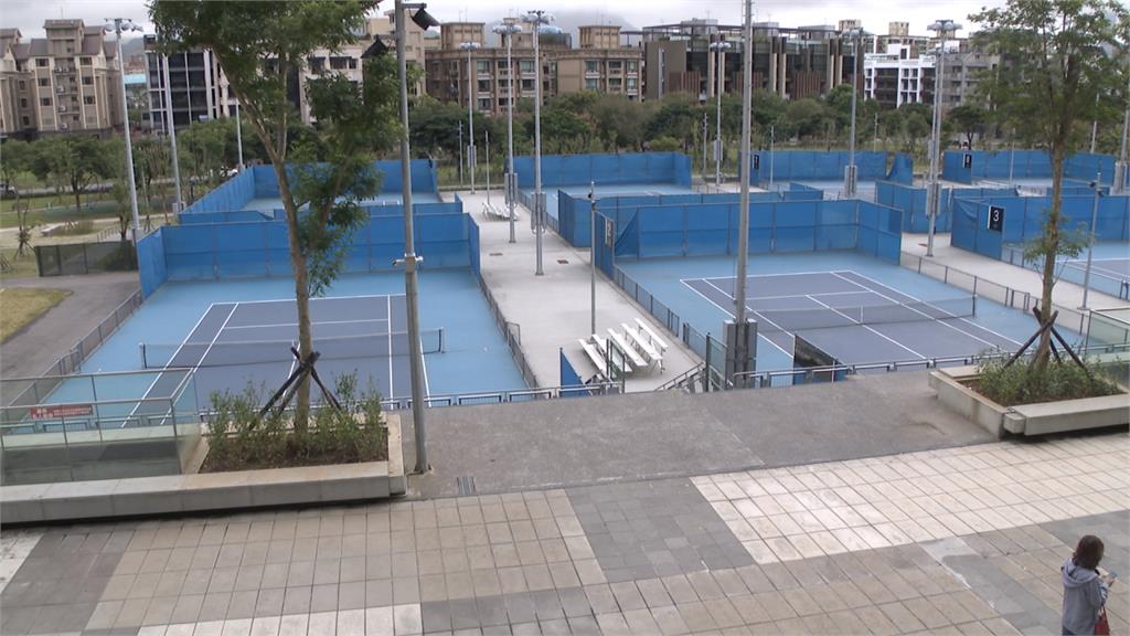 世大運籃球館淪外燴場地 網球中心開超市