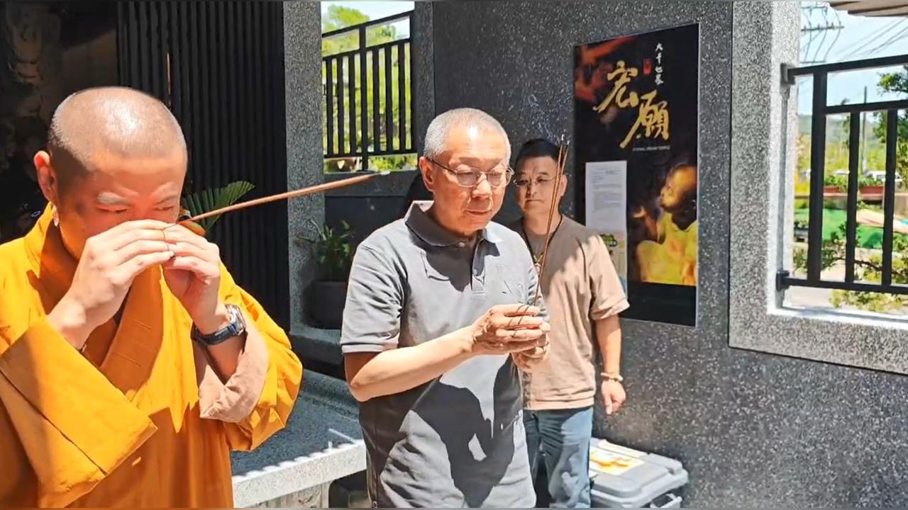 快新聞／直奔桃園宏願大千世界　柯文哲哽咽上香悼父：我爸牌位在這裡...