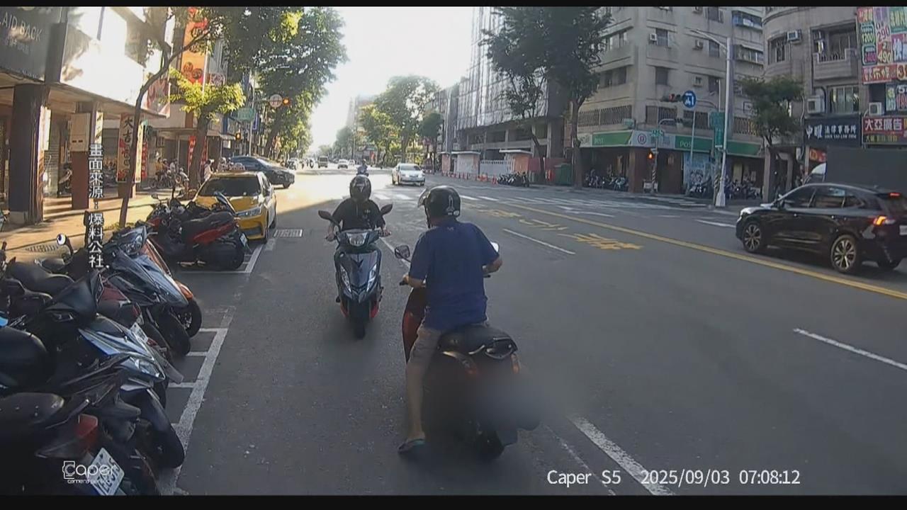 高雄知名煎餃老店違停亂象多 警:今年已累積54件違規