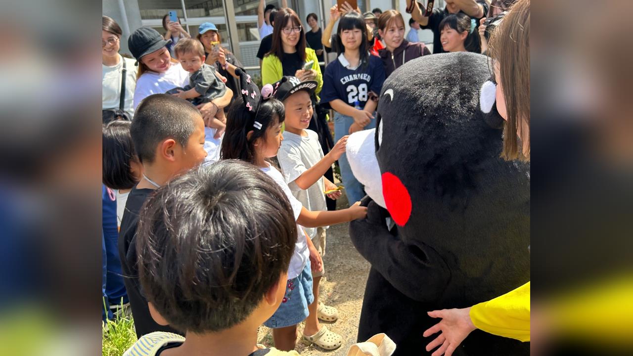 熊本強震「地層位移全都錄」　熊本熊睽違19天上工撫慰災民