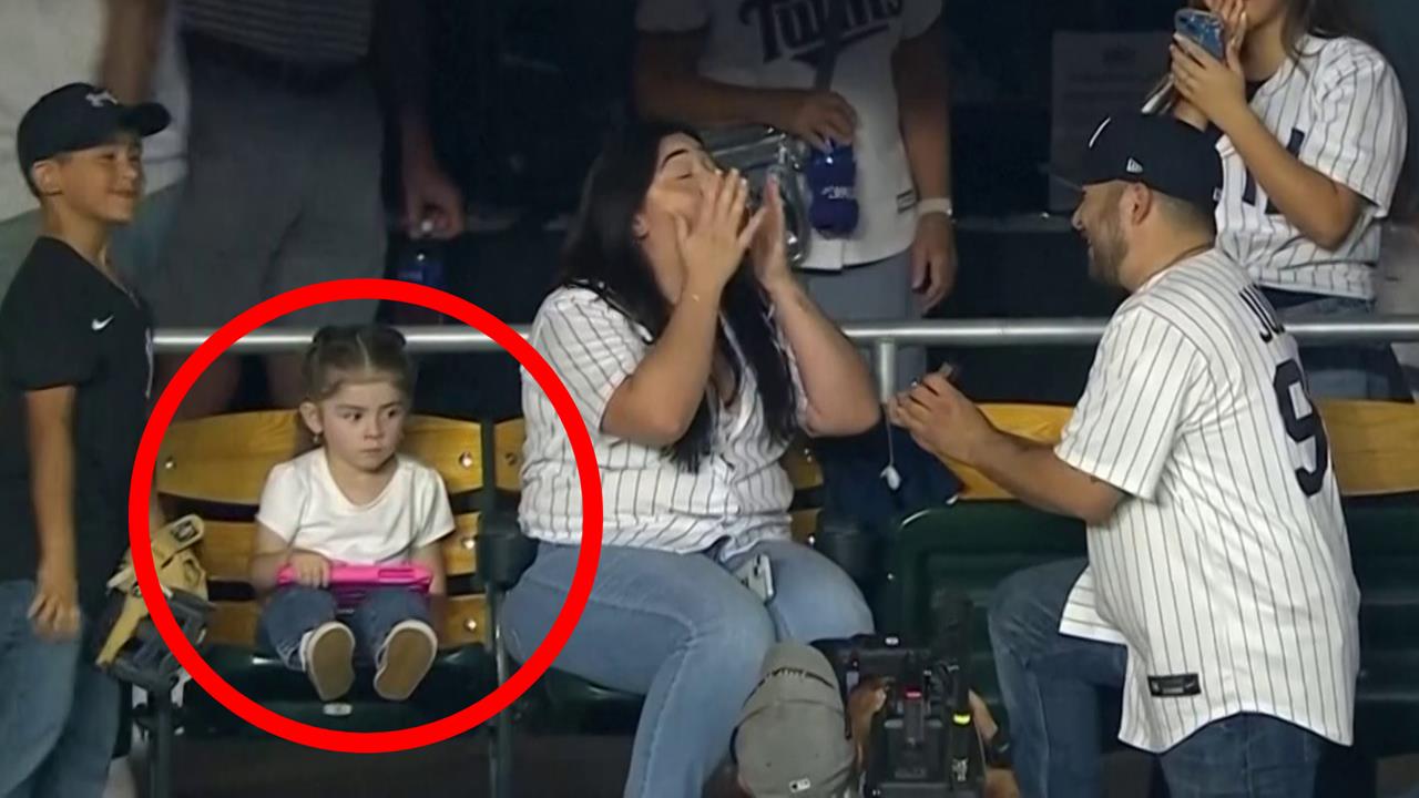 MLB(影)／超淡定金髮小妹！洋基球迷求婚嗨翻球場　她「只興奮2秒」意外爆紅