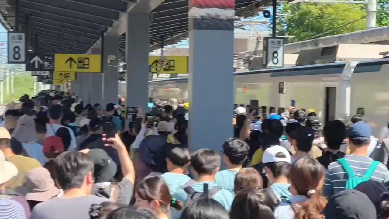 快新聞／連假最終日！台鐵再加開列車　疏運「鏟子大軍」赴光復鄉救災