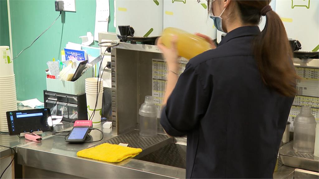 手搖店始祖…以前開「泡沫紅茶店」能賺錢？老顧客揭內幕：直接鈔票當小費