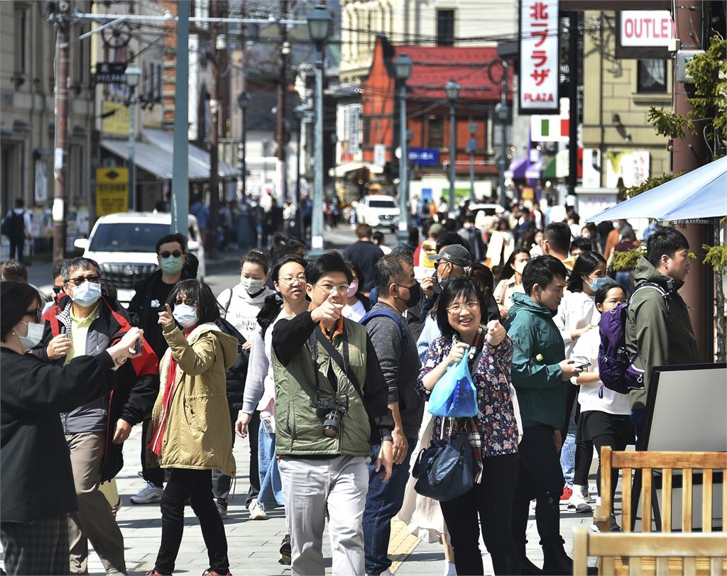 人潮高峰！日本黃金週假期過半　百貨推限定「豪華現烤牛肉便當」