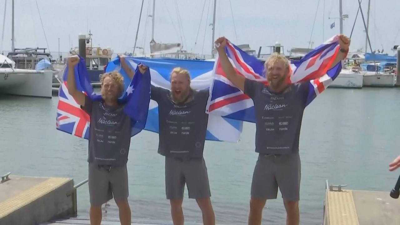 英國三兄弟從祕魯划槳１３９天抵澳洲　航行１.４ｋ公里橫越太平洋