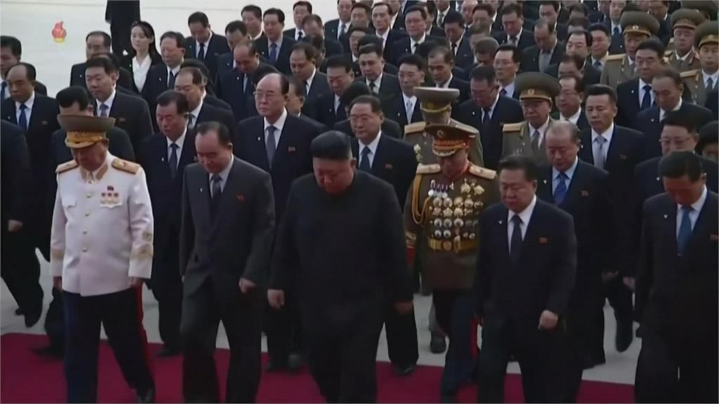 李雪主消失逾一年終露面 攜手金正恩紀念光明星節