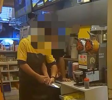 板橋持刀怪客衝進早餐店　　稱「不搶劫不傷人」只要求報警