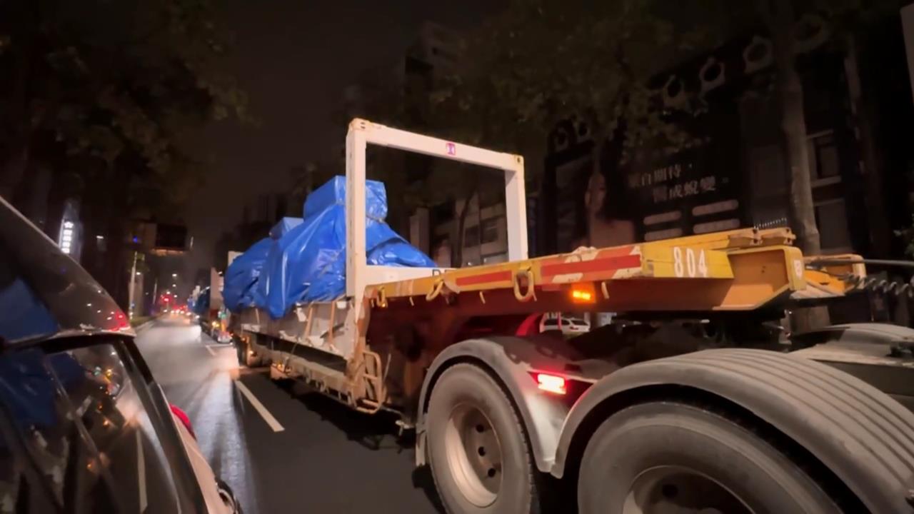 獨／直擊軍方運送武器　疑為新採購的「這項目」