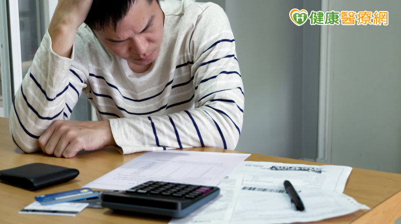 「大家都做了」你就想跟著做?專家:別讓焦慮左右你的決定