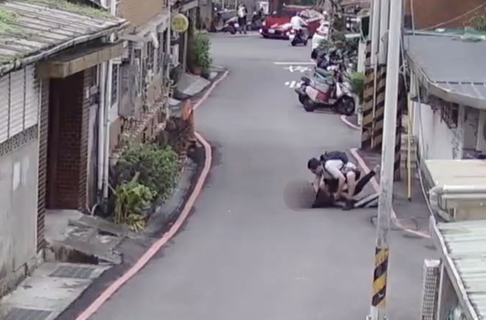 28歲女求職當詐欺車手　母急報警埋伏連逮監控男